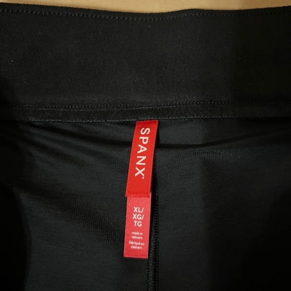 Spanx | NWT Faux Suede Mini Skirt A-Line Skort Built in Shorts Black Size XL - Picture 3 of 11